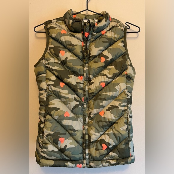 GAP Other - Gap Kids Girls Desert Camo Heart Puffer Vest Size XL (12)